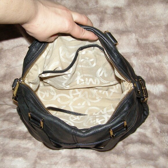 Michael Kors MK Portland Black Pebbled Leather Hobo Tote Shoulder Bag Purse - Picture 9 of 14